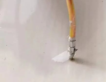 墨玉瓷砖空鼓维修公司专业解答在瓷砖铺贴过程中，如果使用的砂料过粗（如全部使用了粗砂），可能会导致以下问题